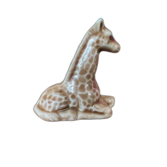 Wade Whimsies Giraffe Figurine - Picture 2 of 5